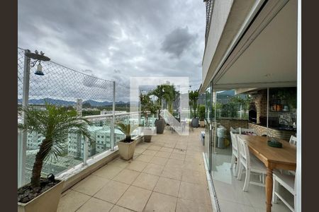 Casa de condomínio à venda com 196m², 2 quartos e 1 vaga Casa de condomínio à venda com 196m², 2 quartos e 1 vagaÁrea externa