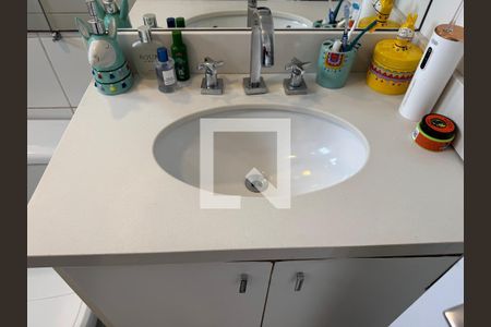 Casa de condomínio à venda com 196m², 2 quartos e 1 vaga Casa de condomínio à venda com 196m², 2 quartos e 1 vagaSuíte - Banheiro