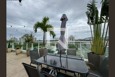 Casa de condomínio à venda com 196m², 2 quartos e 1 vaga Casa de condomínio à venda com 196m², 2 quartos e 1 vagaÁrea externa