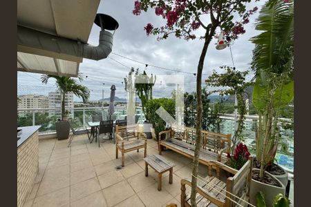 Casa de condomínio à venda com 196m², 2 quartos e 1 vaga Casa de condomínio à venda com 196m², 2 quartos e 1 vagaÁrea externa