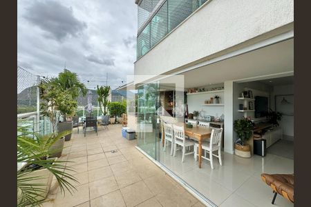 Casa de condomínio à venda com 196m², 2 quartos e 1 vaga Casa de condomínio à venda com 196m², 2 quartos e 1 vagaÁrea externa