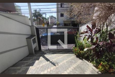 Casa à venda com 253m², 3 quartos e 3 vagasFoto 02