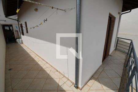 Casa para alugar com 275m², 3 quartos e 5 vagasCorredor Externo