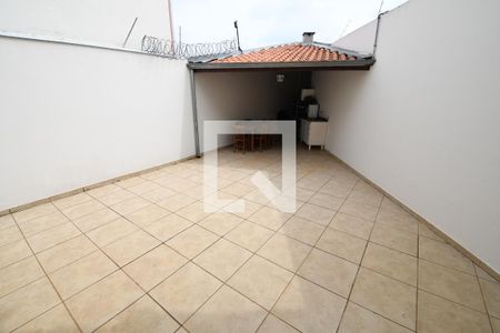 Casa para alugar com 275m², 3 quartos e 5 vagasQuintal