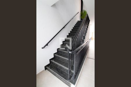 Apartamento à venda com 28m², 1 quarto e sem vagaEscada Área Comum 