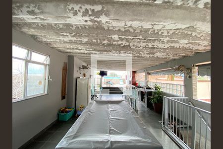 Casa à venda com 120m², 4 quartos e 1 vaga Casa à venda com 120m², 4 quartos e 1 vagaTerraço