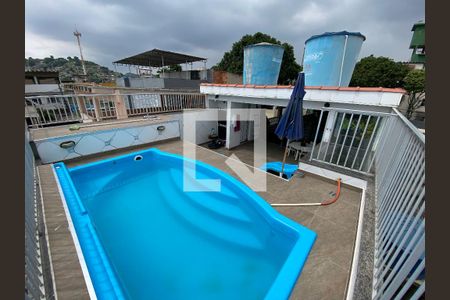 Casa à venda com 120m², 4 quartos e 1 vaga Casa à venda com 120m², 4 quartos e 1 vagaPiscina