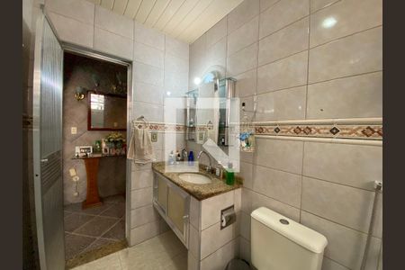 Casa à venda com 120m², 4 quartos e 1 vaga Casa à venda com 120m², 4 quartos e 1 vagaBanheiro