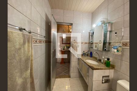 Casa à venda com 120m², 4 quartos e 1 vaga Casa à venda com 120m², 4 quartos e 1 vagaBanheiro