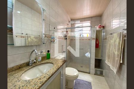 Casa à venda com 120m², 4 quartos e 1 vaga Casa à venda com 120m², 4 quartos e 1 vagaBanheiro