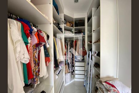 Casa à venda com 120m², 4 quartos e 1 vaga Casa à venda com 120m², 4 quartos e 1 vagaCloset do Quarto 3