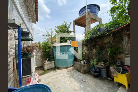 Casa à venda com 120m², 4 quartos e 1 vaga Casa à venda com 120m², 4 quartos e 1 vagaQuintal