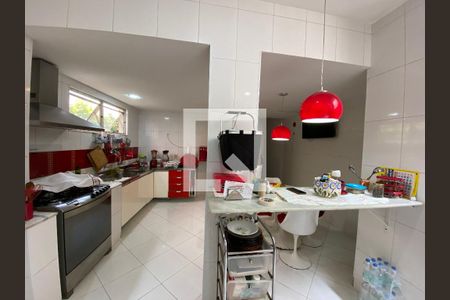 Casa à venda com 120m², 4 quartos e 1 vaga Casa à venda com 120m², 4 quartos e 1 vagaCozinha