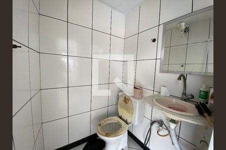 Casa à venda com 120m², 4 quartos e 1 vaga Casa à venda com 120m², 4 quartos e 1 vagaBanheiro da piscina