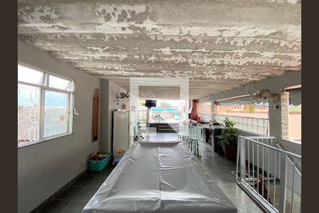 Casa à venda com 120m², 4 quartos e 1 vaga Casa à venda com 120m², 4 quartos e 1 vagaTerraço