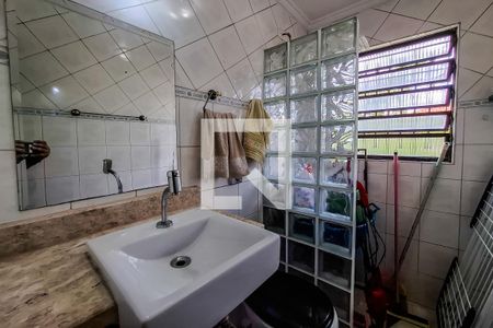 Casa à venda com 200m², 4 quartos e 2 vagasBanheiro