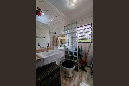 Casa à venda com 200m², 4 quartos e 2 vagasBanheiro