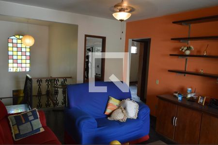Casa à venda com 300m², 4 quartos e 3 vagas Casa à venda com 300m², 4 quartos e 3 vagasSala 2