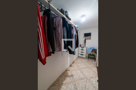 Casa à venda com 180m², 3 quartos e 2 vagas Casa à venda com 180m², 3 quartos e 2 vagasCloset da Suite