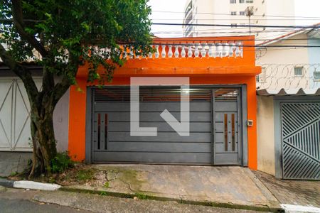 Casa à venda com 180m², 3 quartos e 2 vagas Casa à venda com 180m², 3 quartos e 2 vagasFachada