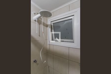 Banheiro de apartamento para alugar com 1 quarto, 39m² em Passo D’areia, Porto Alegre