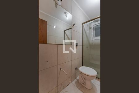 Banheiro de apartamento para alugar com 1 quarto, 39m² em Passo D’areia, Porto Alegre