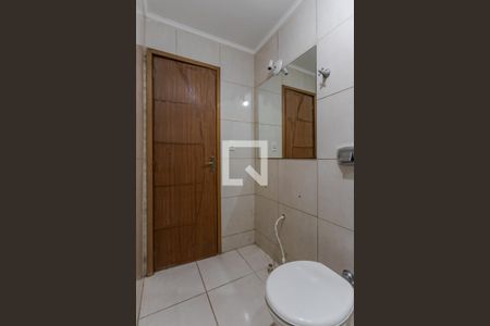 Banheiro de apartamento para alugar com 1 quarto, 39m² em Passo D’areia, Porto Alegre