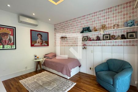 Casa de condomínio à venda com 510m², 4 quartos e 5 vagasSuíte 4