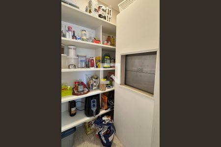 Casa de condomínio à venda com 510m², 4 quartos e 5 vagasDespensa