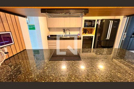 Apartamento à venda com 232m², 4 quartos e 2 vagas Apartamento à venda com 232m², 4 quartos e 2 vagasCozinha