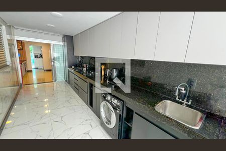 Apartamento à venda com 232m², 4 quartos e 2 vagas Apartamento à venda com 232m², 4 quartos e 2 vagasÁrea comum