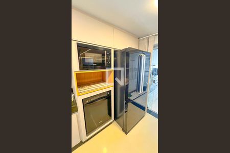 Apartamento à venda com 232m², 4 quartos e 2 vagas Apartamento à venda com 232m², 4 quartos e 2 vagasCozinha