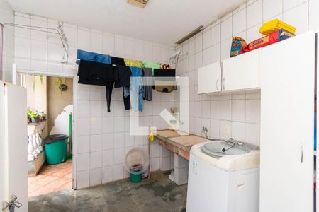 Casa à venda com 280m², 4 quartos e 2 vagas Casa à venda com 280m², 4 quartos e 2 vagasÁrea de Serviço