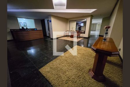 Apartamento à venda com 200m², 3 quartos e 2 vagas Apartamento à venda com 200m², 3 quartos e 2 vagasHall de entrada