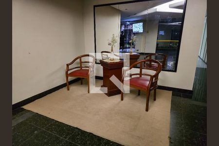 Apartamento à venda com 200m², 3 quartos e 2 vagas Apartamento à venda com 200m², 3 quartos e 2 vagasHall de entrada