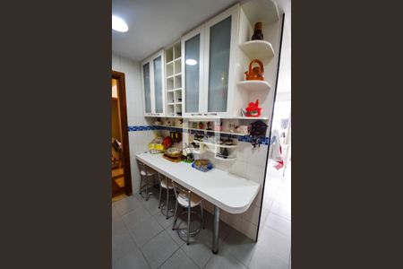 Apartamento à venda com 200m², 3 quartos e 2 vagas Apartamento à venda com 200m², 3 quartos e 2 vagasCozinha