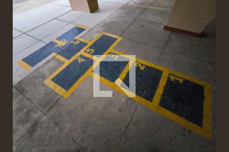 Apartamento à venda com 200m², 3 quartos e 2 vagas Apartamento à venda com 200m², 3 quartos e 2 vagasÁrea comum - Playground