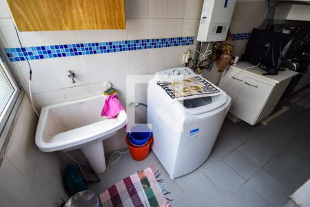 Apartamento à venda com 200m², 3 quartos e 2 vagas Apartamento à venda com 200m², 3 quartos e 2 vagasÁrea de Serviço