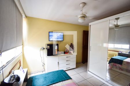 Apartamento à venda com 200m², 3 quartos e 2 vagas Apartamento à venda com 200m², 3 quartos e 2 vagasQuarto 1