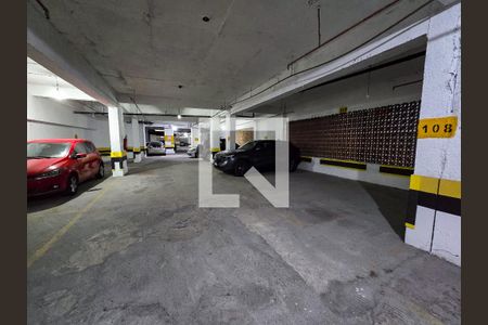 Apartamento à venda com 200m², 3 quartos e 2 vagas Apartamento à venda com 200m², 3 quartos e 2 vagasGaragem