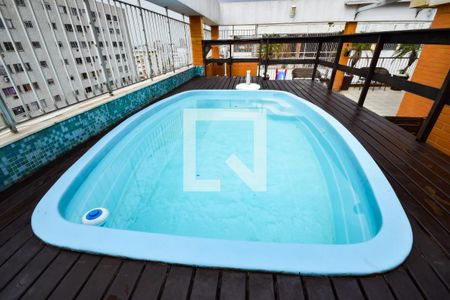 Apartamento à venda com 200m², 3 quartos e 2 vagas Apartamento à venda com 200m², 3 quartos e 2 vagasCobertura (Piscina)