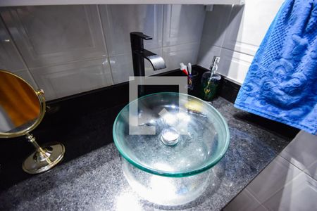 Apartamento à venda com 200m², 3 quartos e 2 vagas Apartamento à venda com 200m², 3 quartos e 2 vagasBanheiro Social 2