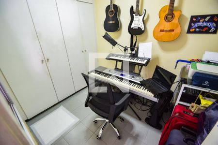 Apartamento à venda com 200m², 3 quartos e 2 vagas Apartamento à venda com 200m², 3 quartos e 2 vagasQuarto de Serviço