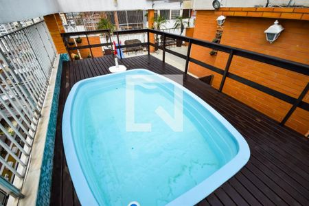 Apartamento à venda com 200m², 3 quartos e 2 vagas Apartamento à venda com 200m², 3 quartos e 2 vagasCobertura (Piscina)