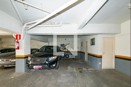 Apartamento à venda com 180m², 3 quartos e 2 vagas Apartamento à venda com 180m², 3 quartos e 2 vagasGaragem