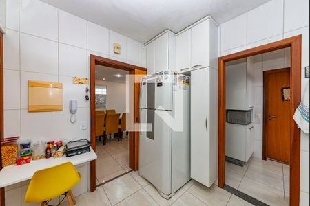 Apartamento à venda com 180m², 3 quartos e 2 vagas Apartamento à venda com 180m², 3 quartos e 2 vagasCozinha