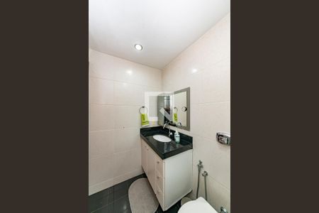 Apartamento à venda com 180m², 3 quartos e 2 vagas Apartamento à venda com 180m², 3 quartos e 2 vagasBanheiro da Suíte