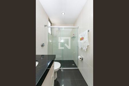 Apartamento à venda com 180m², 3 quartos e 2 vagas Apartamento à venda com 180m², 3 quartos e 2 vagasBanheiro da Suíte