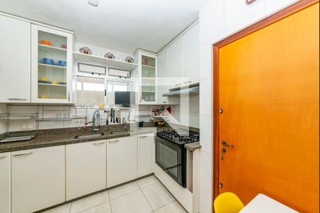 Apartamento à venda com 180m², 3 quartos e 2 vagas Apartamento à venda com 180m², 3 quartos e 2 vagasCozinha