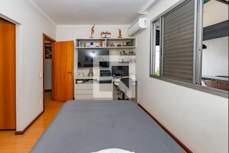 Apartamento à venda com 180m², 3 quartos e 2 vagas Apartamento à venda com 180m², 3 quartos e 2 vagasSuíte
